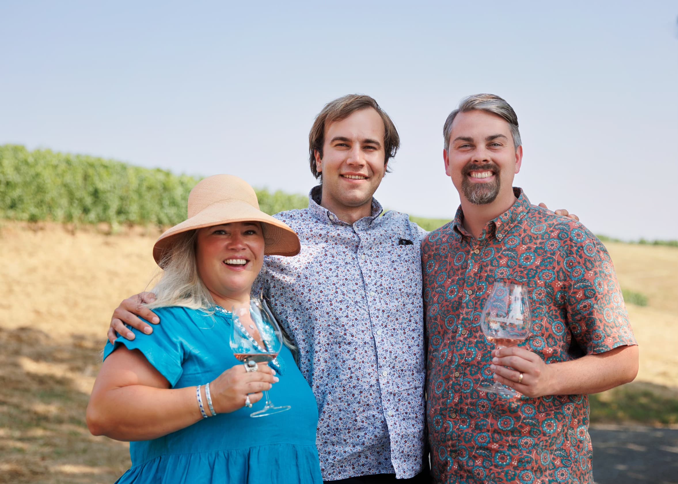 Couple celebrating their anniversary on a Willamette Valley wine tour